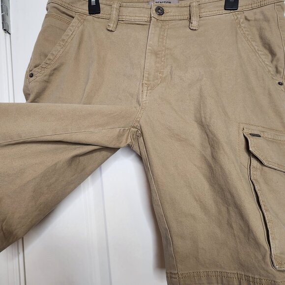 Kenneth Cole Reaction khaki cargo shorts size 36 - Picture 7 of 8